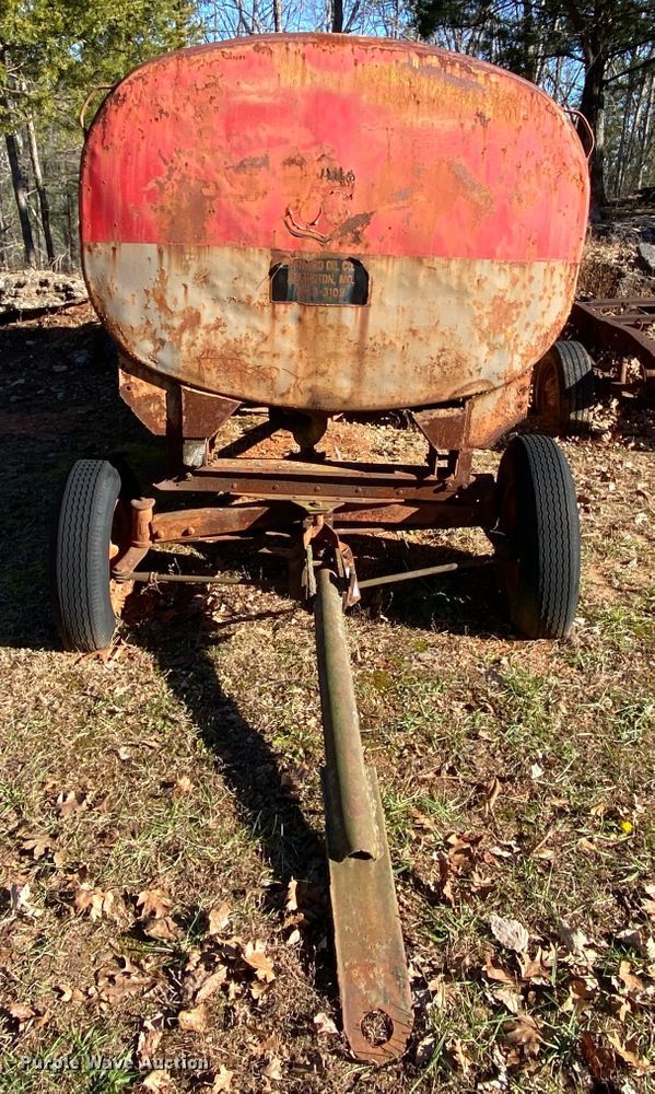 image for item EL9605 Howard Oil Company W-118 fuel tank trailer