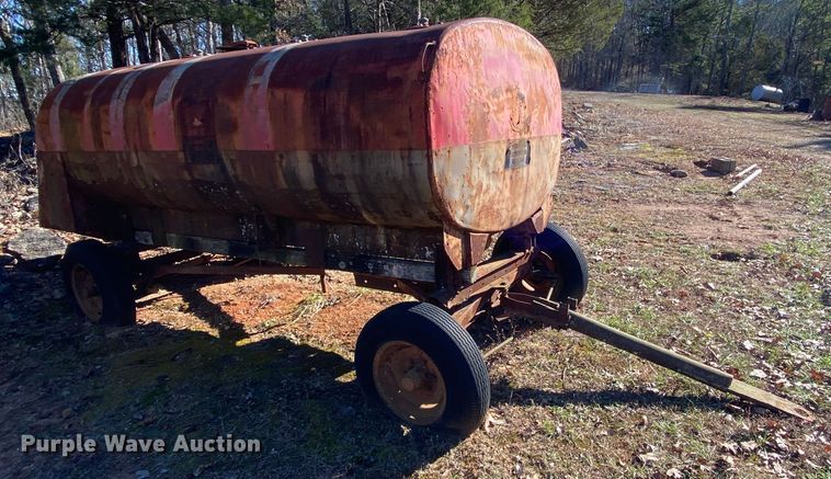 image for item EL9605 Howard Oil Company W-118 fuel tank trailer