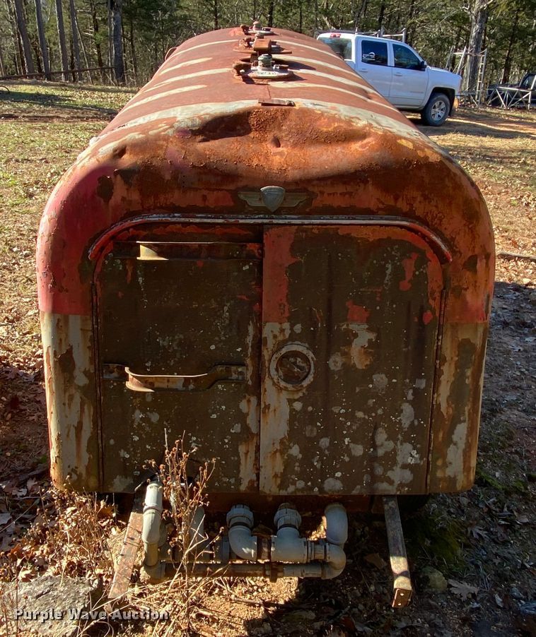 image for item EL9605 Howard Oil Company W-118 fuel tank trailer