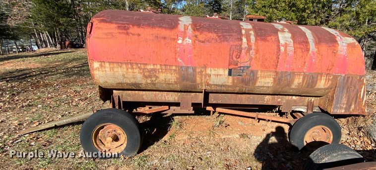 image for item EL9605 Howard Oil Company W-118 fuel tank trailer