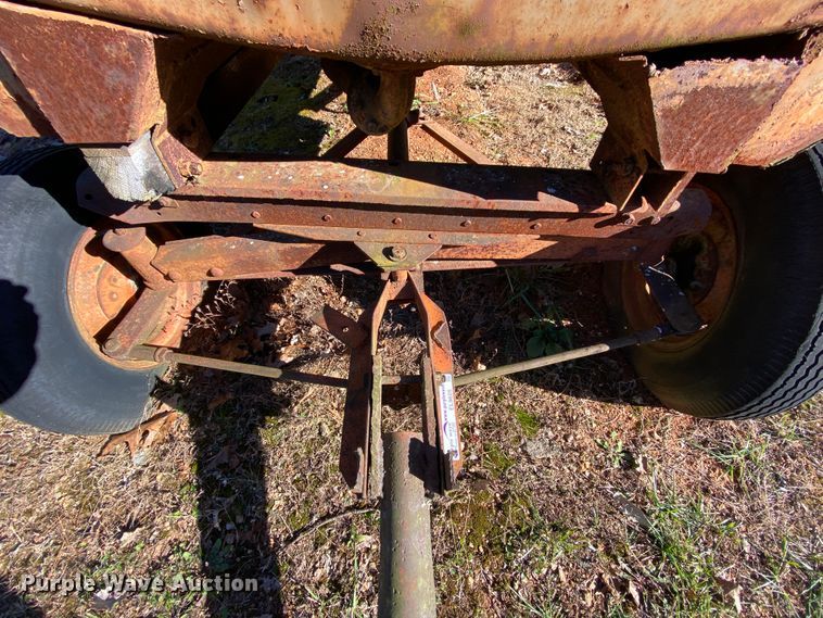 image for item EL9605 Howard Oil Company W-118 fuel tank trailer