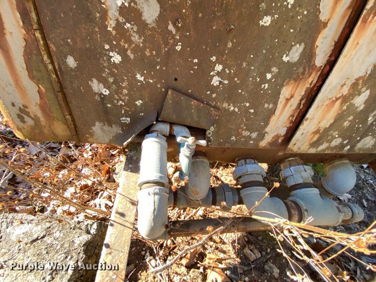 image for item EL9605 Howard Oil Company W-118 fuel tank trailer