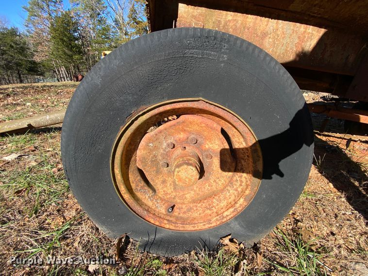 image for item EL9605 Howard Oil Company W-118 fuel tank trailer