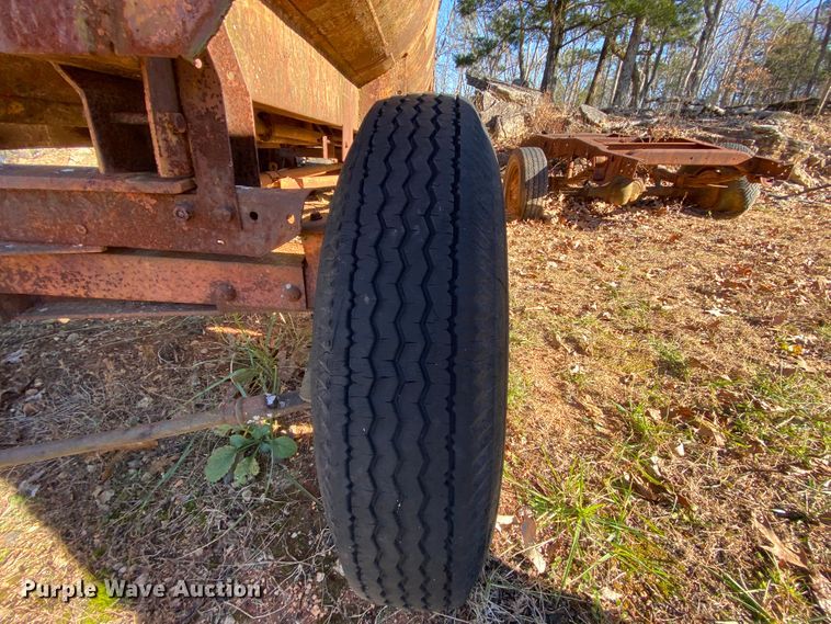 image for item EL9605 Howard Oil Company W-118 fuel tank trailer