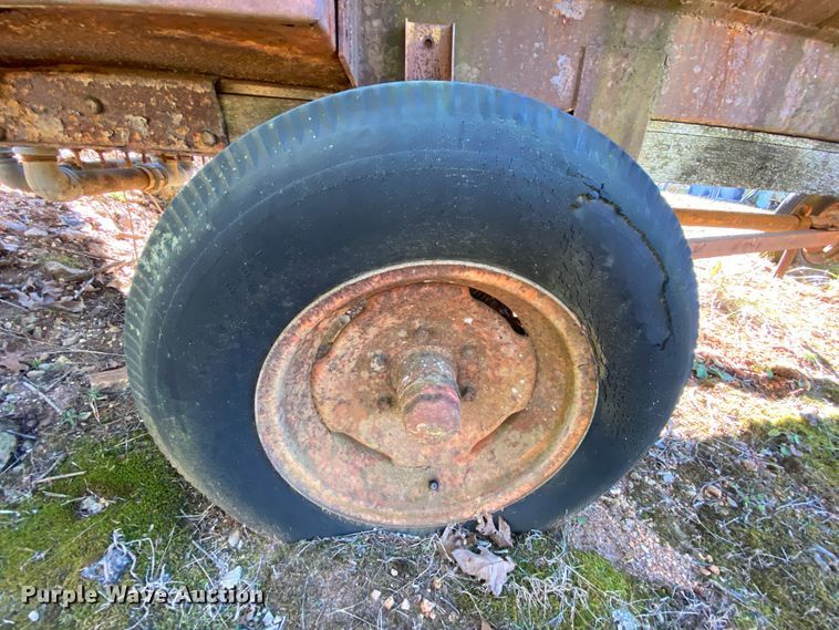 image for item EL9605 Howard Oil Company W-118 fuel tank trailer