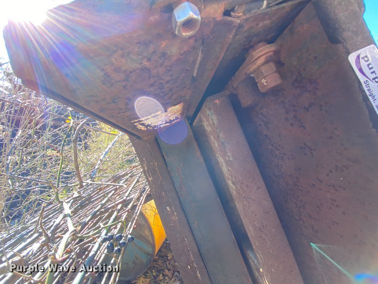 image for item EL9606 Tommy Gate 1000 Series end gate lift