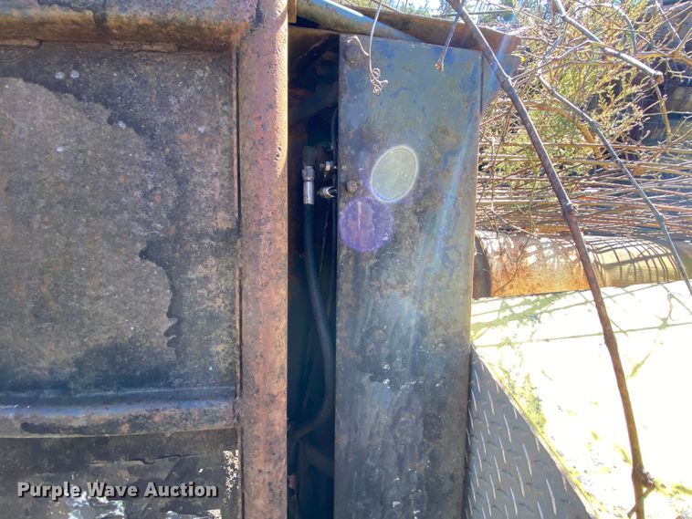 image for item EL9606 Tommy Gate 1000 Series end gate lift