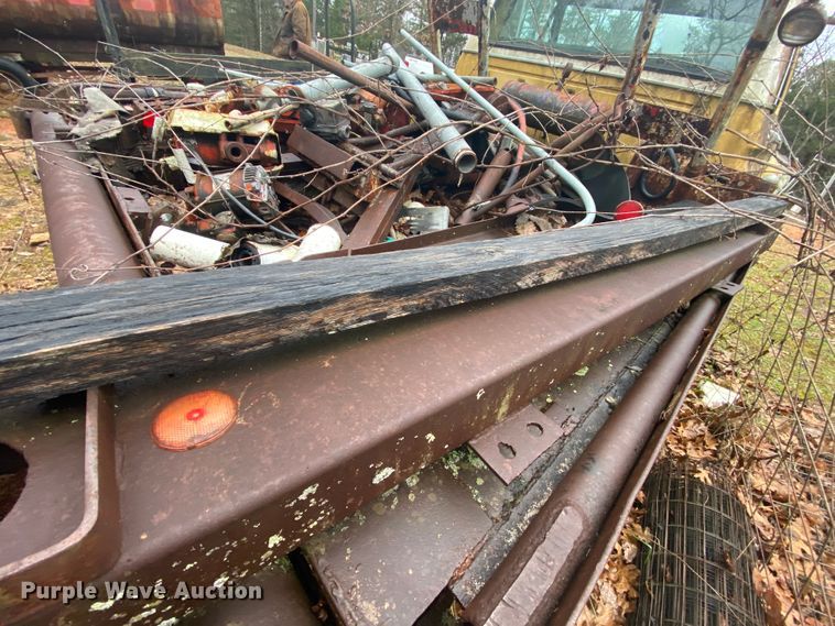 image for item EL9607 1974 Ford F600  flatbed truck