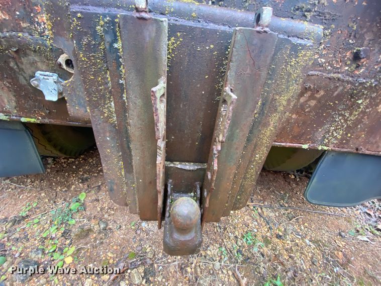 image for item EL9607 1974 Ford F600  flatbed truck