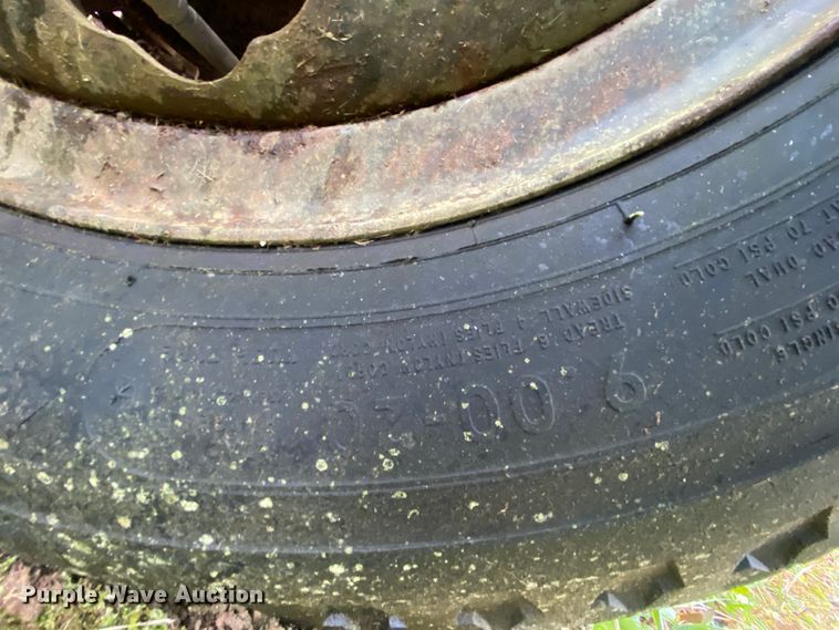 image for item EL9607 1974 Ford F600  flatbed truck