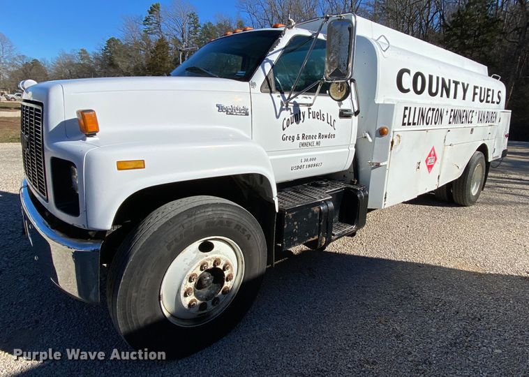 image for item EL9610 1996 GMC TopKick  fuel truck