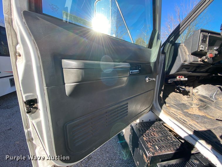 image for item EL9610 1996 GMC TopKick  fuel truck