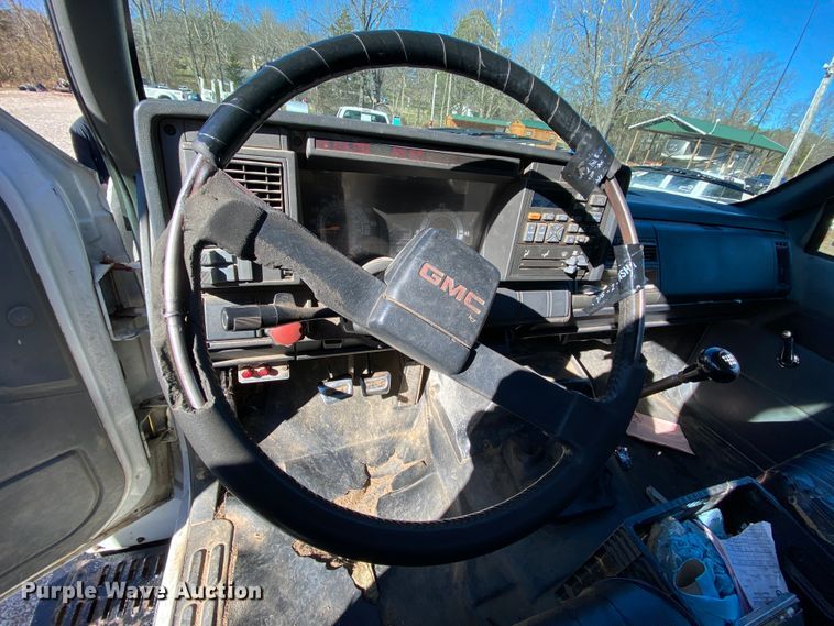 image for item EL9610 1996 GMC TopKick  fuel truck