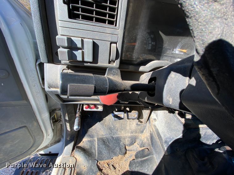 image for item EL9610 1996 GMC TopKick  fuel truck