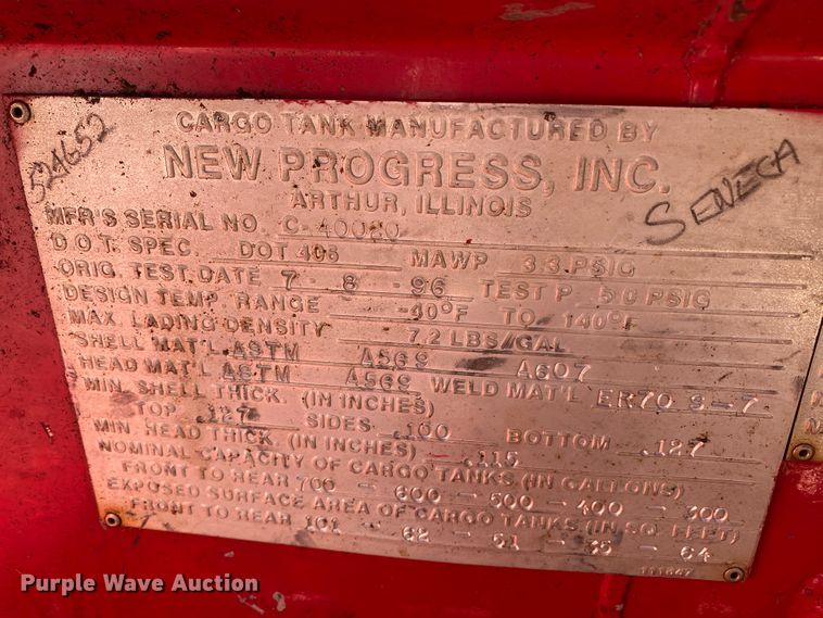 image for item EL9610 1996 GMC TopKick  fuel truck