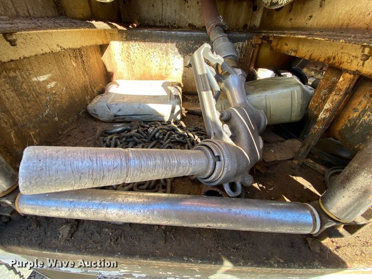 image for item EL9610 1996 GMC TopKick  fuel truck