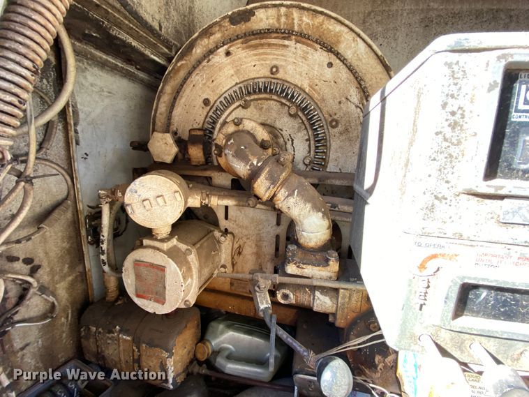 image for item EL9610 1996 GMC TopKick  fuel truck