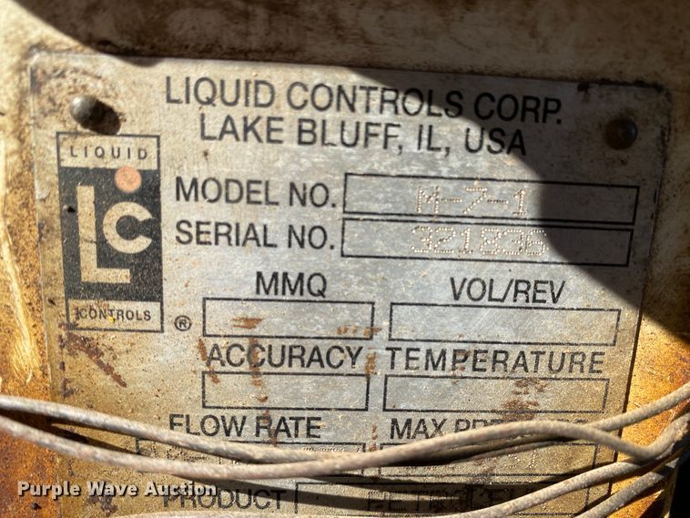 image for item EL9610 1996 GMC TopKick  fuel truck