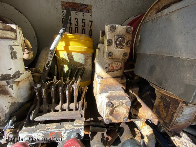 image for item EL9610 1996 GMC TopKick  fuel truck