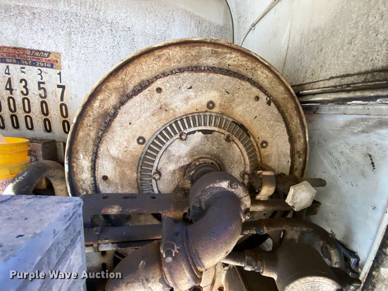 image for item EL9610 1996 GMC TopKick  fuel truck