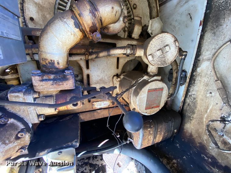 image for item EL9610 1996 GMC TopKick  fuel truck