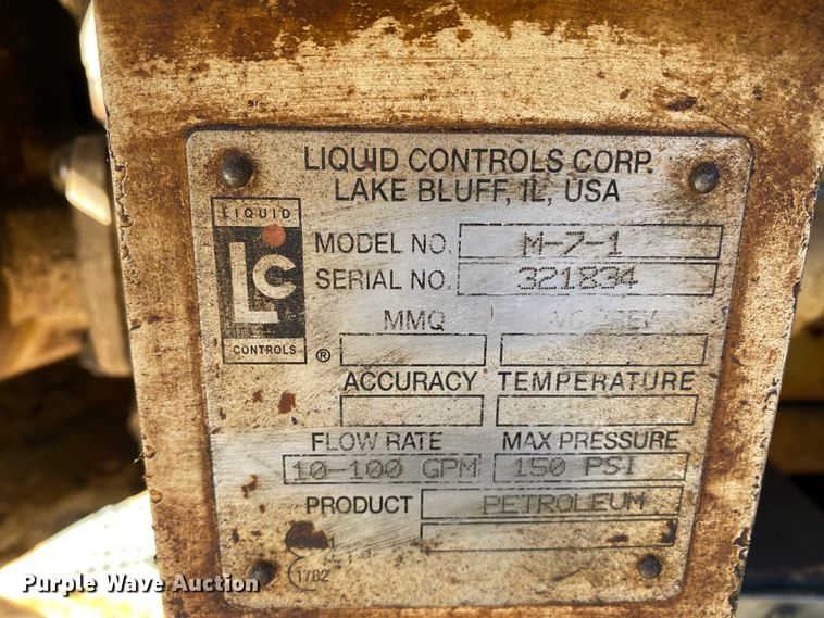 image for item EL9610 1996 GMC TopKick  fuel truck