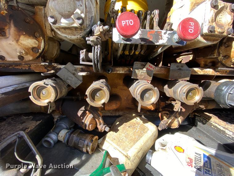 image for item EL9610 1996 GMC TopKick  fuel truck