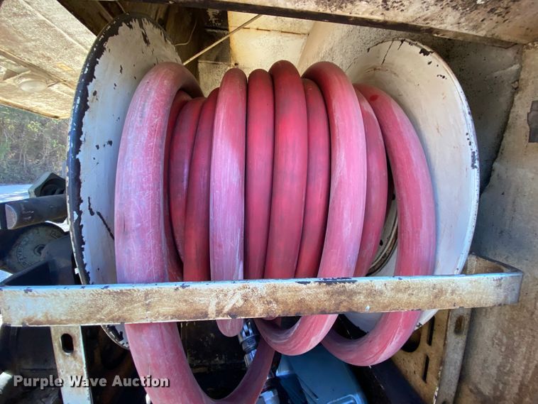 image for item EL9610 1996 GMC TopKick  fuel truck