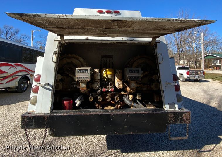 image for item EL9610 1996 GMC TopKick  fuel truck