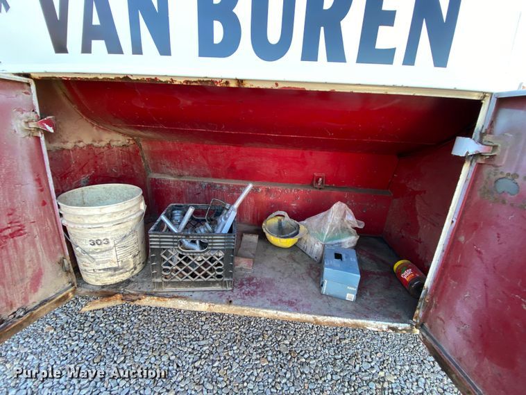 image for item EL9610 1996 GMC TopKick  fuel truck