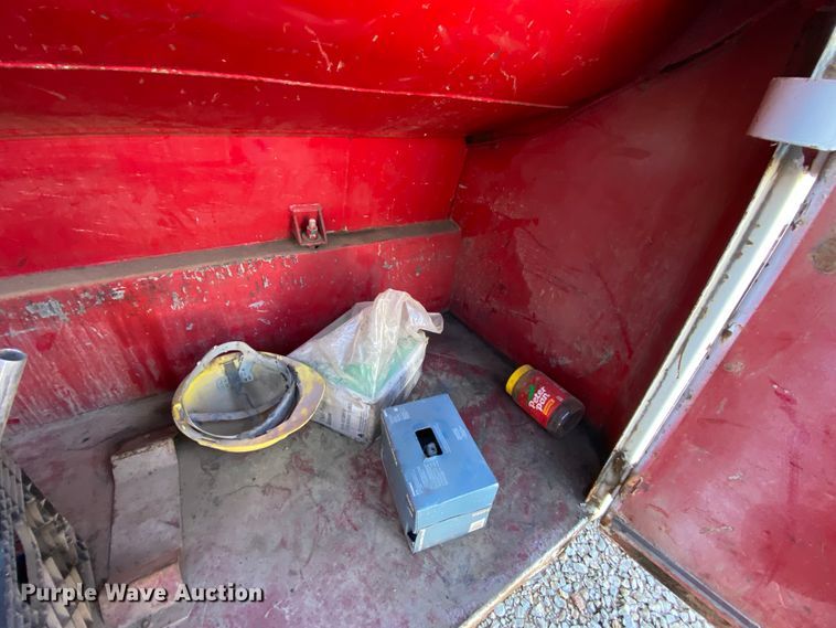 image for item EL9610 1996 GMC TopKick  fuel truck