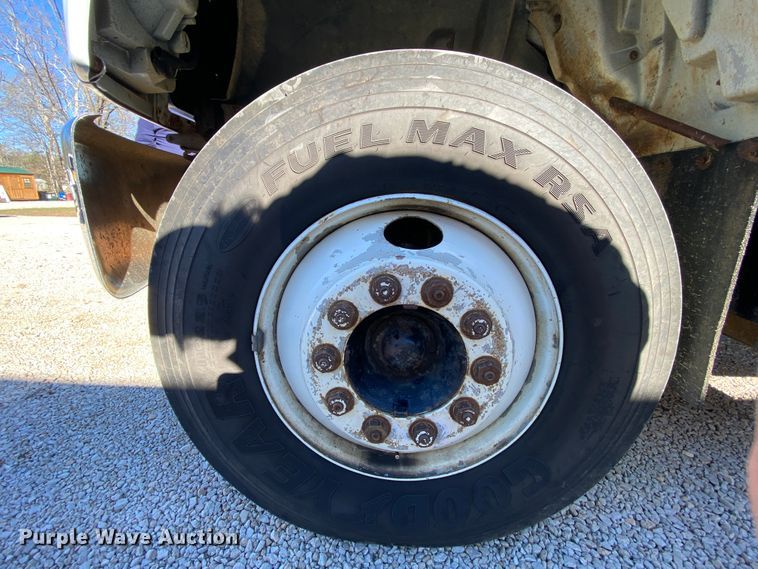 image for item EL9610 1996 GMC TopKick  fuel truck