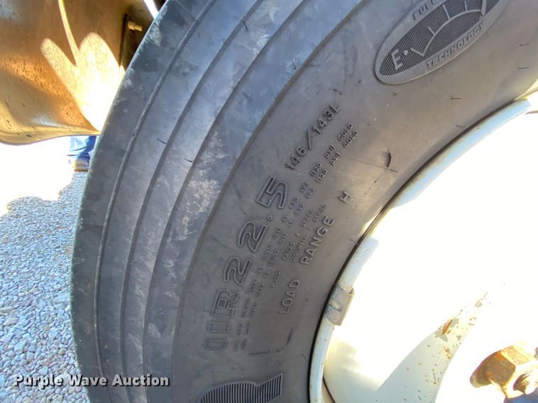 image for item EL9610 1996 GMC TopKick  fuel truck