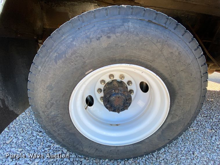 image for item EL9610 1996 GMC TopKick  fuel truck