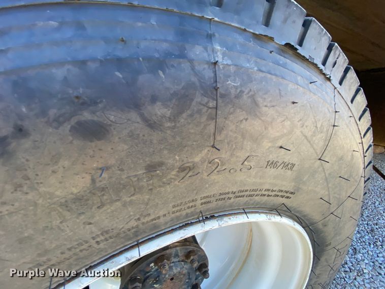 image for item EL9610 1996 GMC TopKick  fuel truck