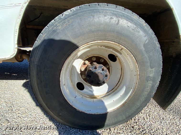 image for item EL9610 1996 GMC TopKick  fuel truck