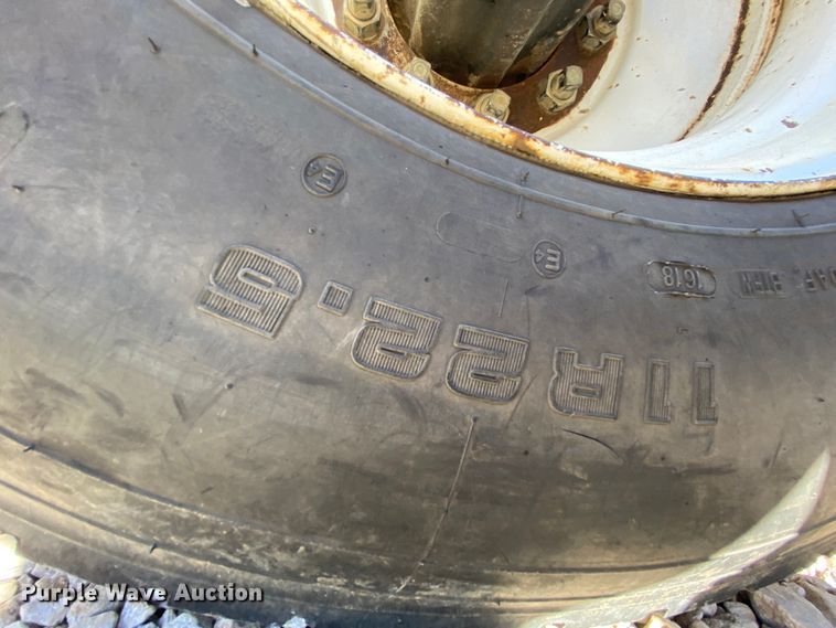 image for item EL9610 1996 GMC TopKick  fuel truck