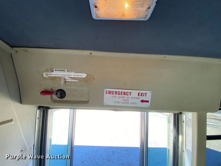 image for item EL9611 2005 Freightliner Champion  coach bus