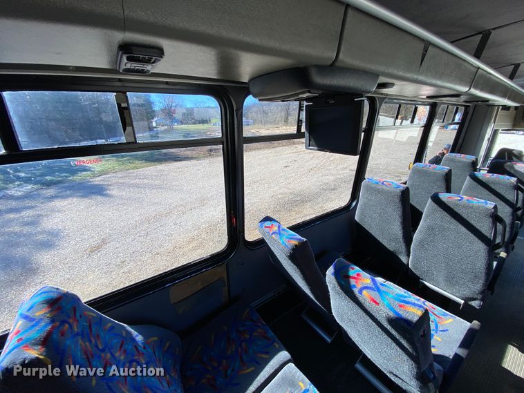 image for item EL9611 2005 Freightliner Champion  coach bus