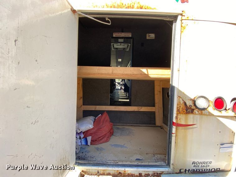 image for item EL9611 2005 Freightliner Champion  coach bus