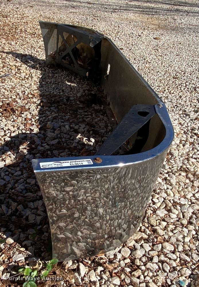 image for item EL9614 2008 Peterbilt 384 bumper