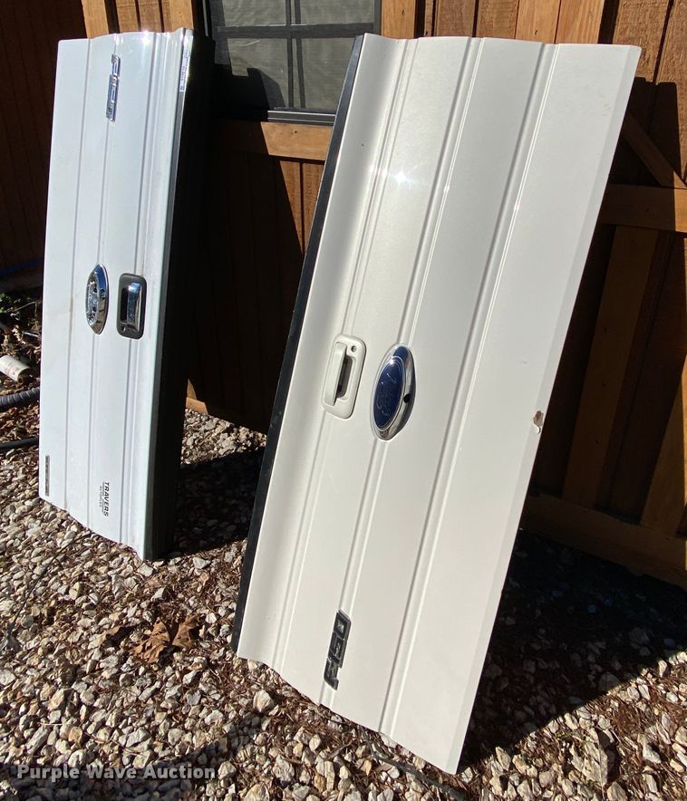 image for item EL9615 (2) tailgates