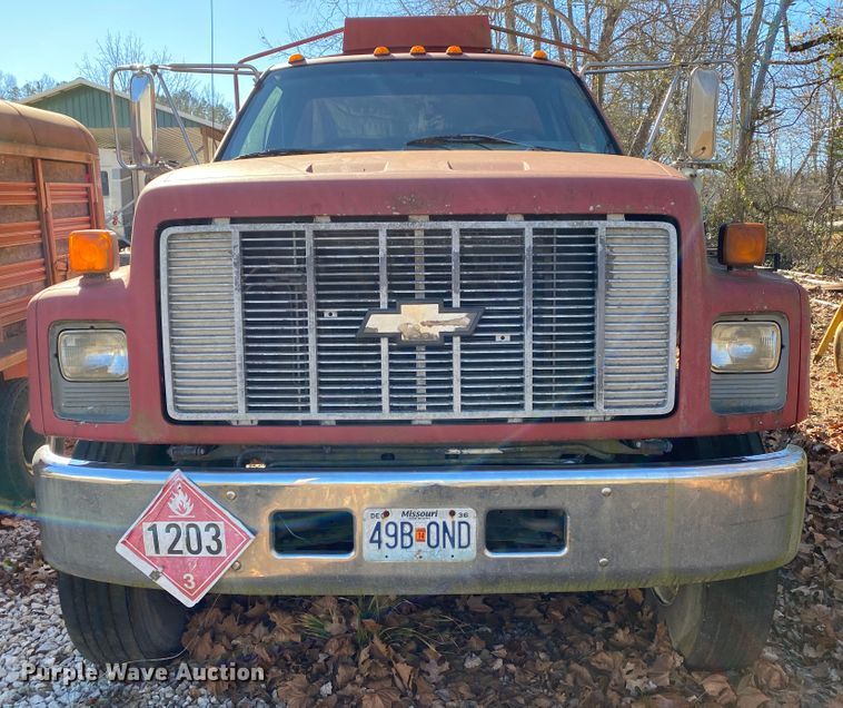 image for item EL9617 1995 Chevrolet Kodiak C5500  fuel truck