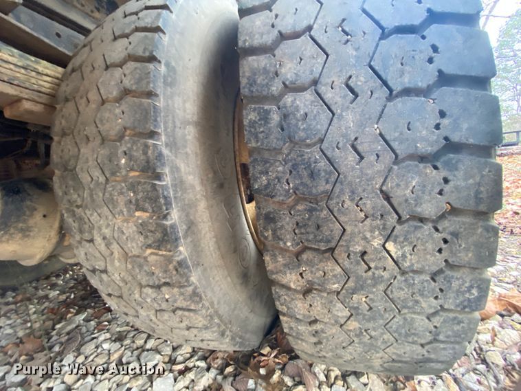 image for item EL9617 1995 Chevrolet Kodiak C5500  fuel truck