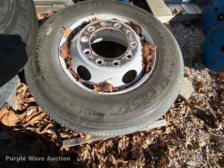 image for item EL9618 Tag axle