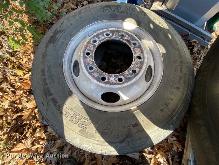 image for item EL9618 Tag axle