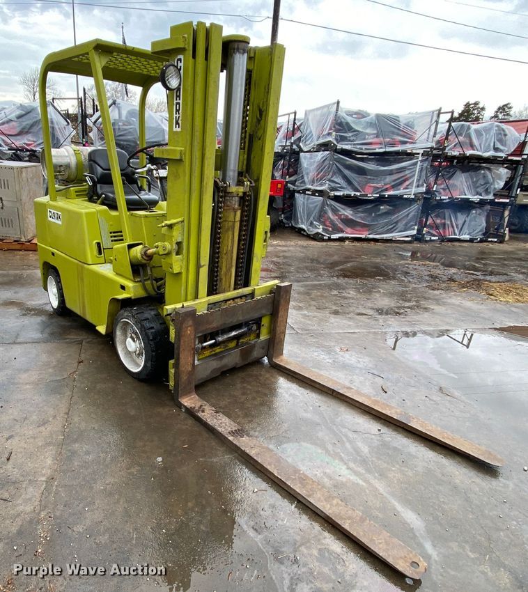 image for item EL9633 Clark C590-60  forklift