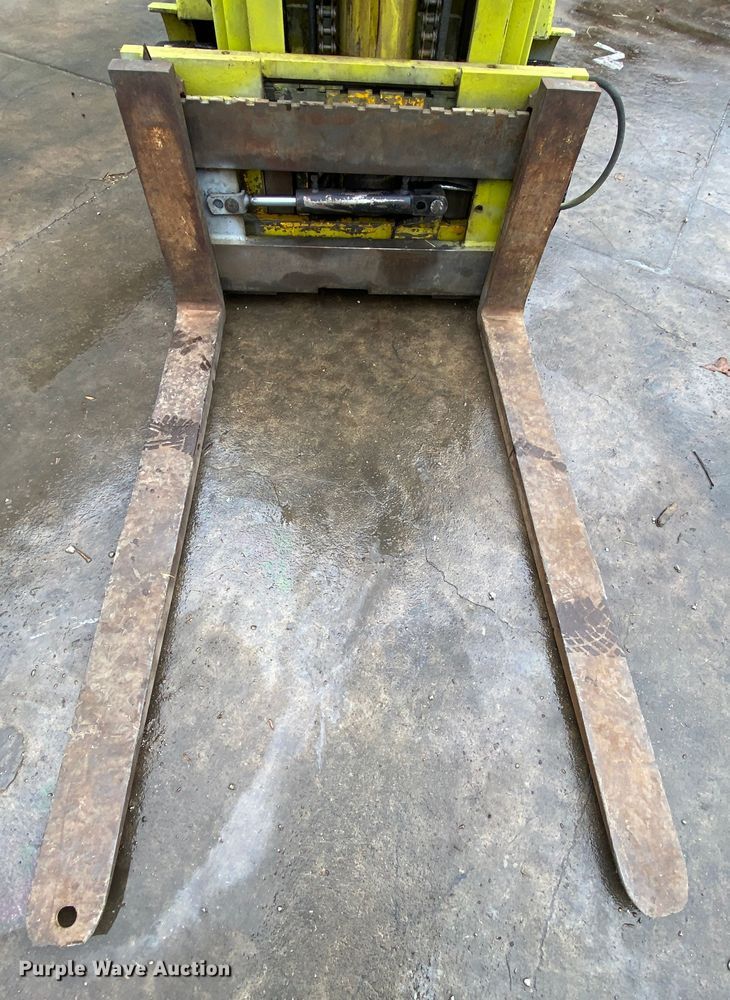 image for item EL9633 Clark C590-60  forklift