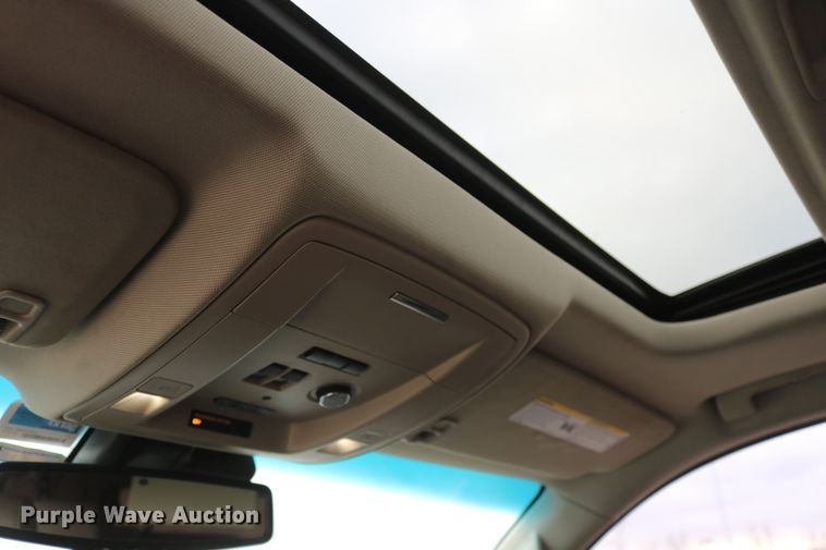 image for item EO9861 2015 Chevrolet Suburban LTZ  SUV