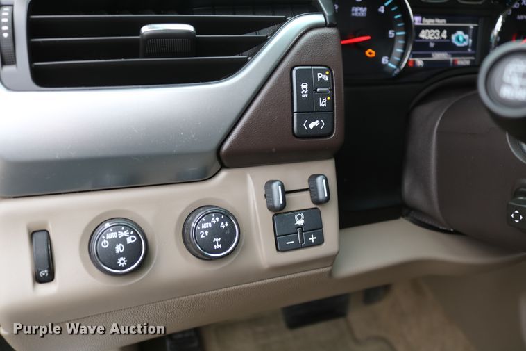 image for item EO9861 2015 Chevrolet Suburban LTZ  SUV